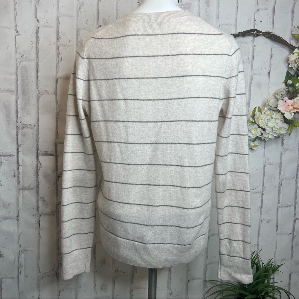 Vince wool cashmere crew neck sweater - Picture 3 of 7